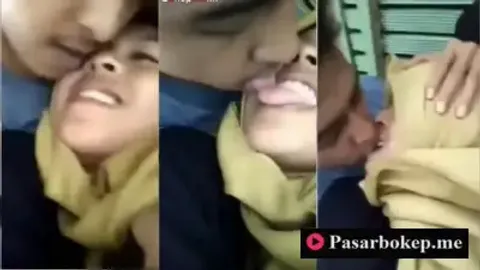 Bokep Indo ABG Jilbab Mesum di Rumah Waktu Sepi Gaada Orang