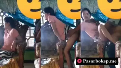 Bokep Indo ABG Ngewe di Ruang Tamu Pas Rumah Kosong