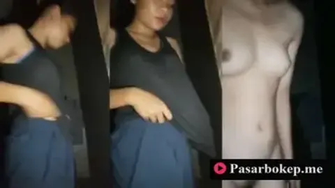 Bokep Indo ABG Sange Banget Colmek Gelapgelapan