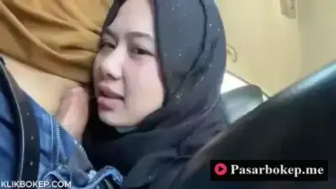 Bokep Indo Hijab Tobrut Dipaksa Nyepong Dimobil Lanjut Dientot