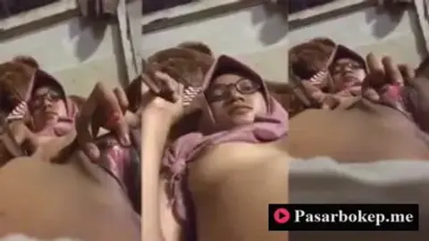 Bokep Indo Jilbab Pegangan Tongsis Sambil Colmek
