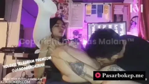 Bokep Indo Kelas Malam Sebelum di Sodok manjain Memek dulu