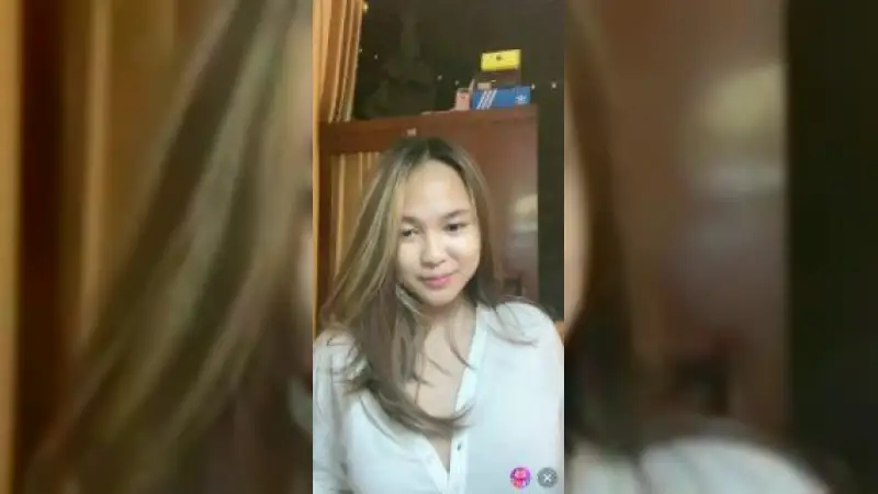Miss Applepie joget tampil seksi