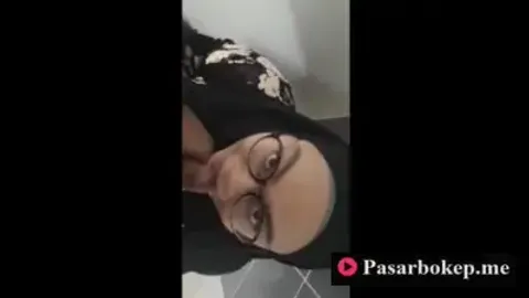 Bokep Indo Jilbab Hitam BJ Di Toilet