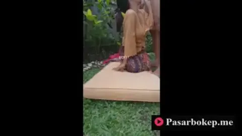 Nonton Bokep Batik Di Blakang Rumah